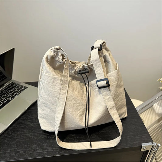 New Fashion Drawstring Shoulder Bag Travel Casual Nylon Tote Bag Large Capacity Basic Style Crossbody Bucket Bag for Women